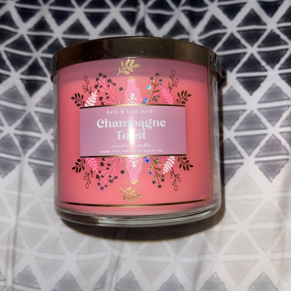 Candle - Picture 1 of 1